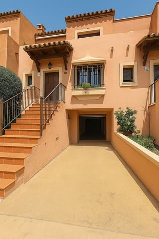 3 sypialnia Dom na sprzedaż w Estepona z basenem garażem - 530 000 € (Ref: 9892000)