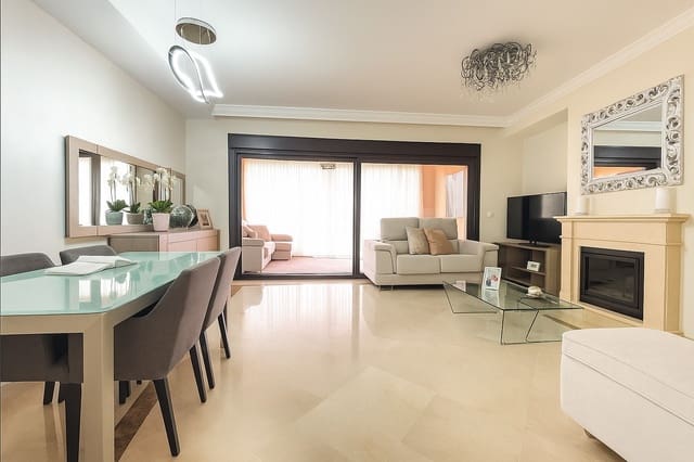 3 sypialnia Dom na sprzedaż w Estepona z basenem garażem - 530 000 € (Ref: 9892000)