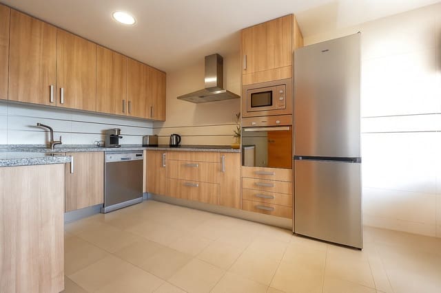 3 sypialnia Dom na sprzedaż w Estepona z basenem garażem - 530 000 € (Ref: 9892000)