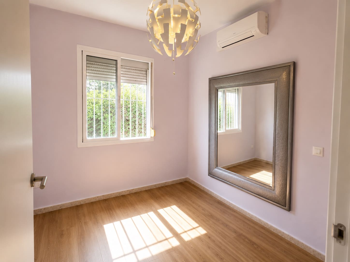 5 Zimmer Villa zu verkaufen in Estepona mit Pool Garage - 1.150.000 € (Ref: 9892001)