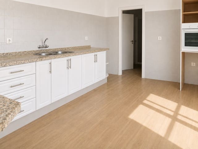 5 Zimmer Villa zu verkaufen in Estepona mit Pool Garage - 1.150.000 € (Ref: 9892001)