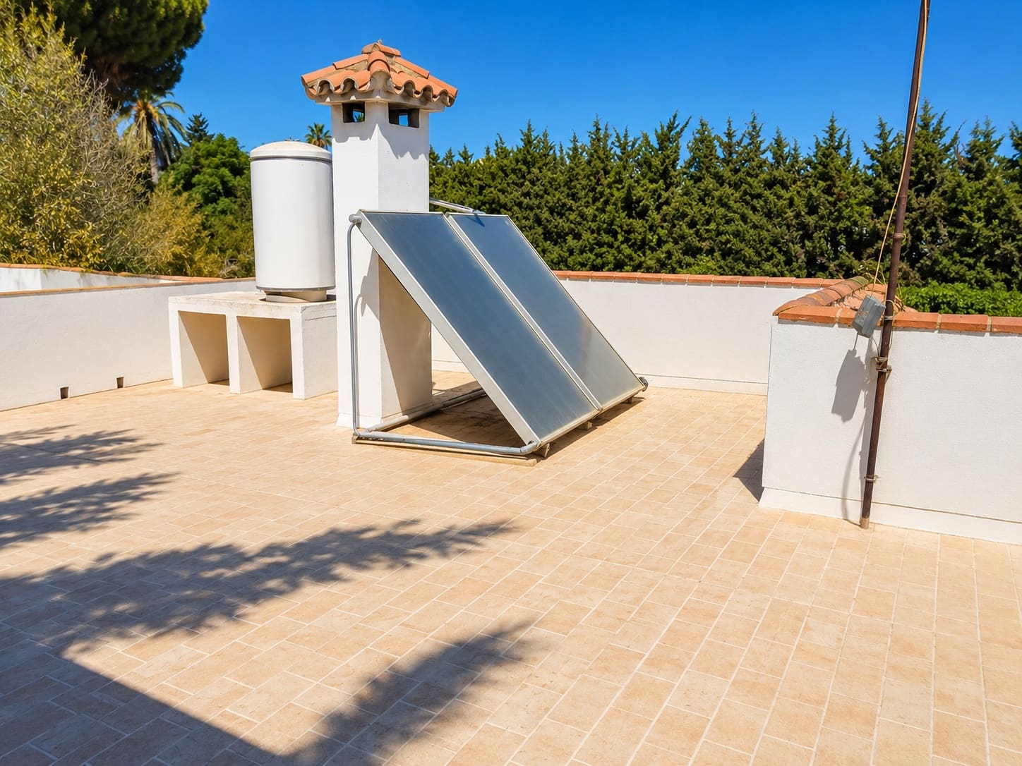 5 Zimmer Villa zu verkaufen in Estepona mit Pool Garage - 1.150.000 € (Ref: 9892001)