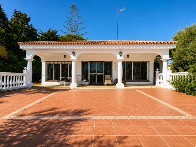 5 Zimmer Villa zu verkaufen in Estepona mit Pool Garage - 1.150.000 € (Ref: 9892001)