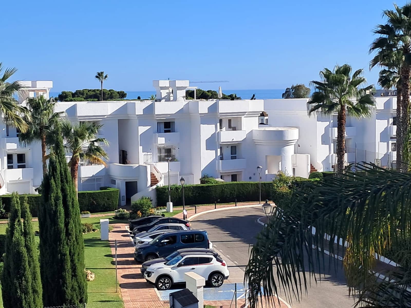 5 Zimmer Villa zu verkaufen in Estepona mit Pool Garage - 1.150.000 € (Ref: 9892001)