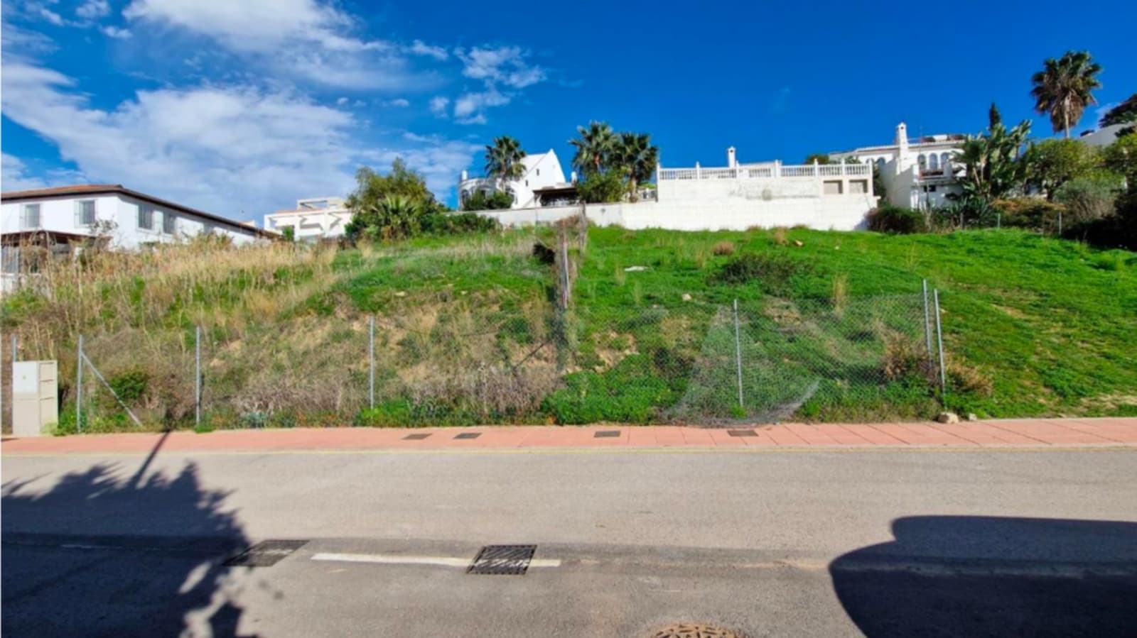 3 slaapkamer Villa te koop in Estepona met zwembad garage - € 1.100.000 (Ref: 9896617)