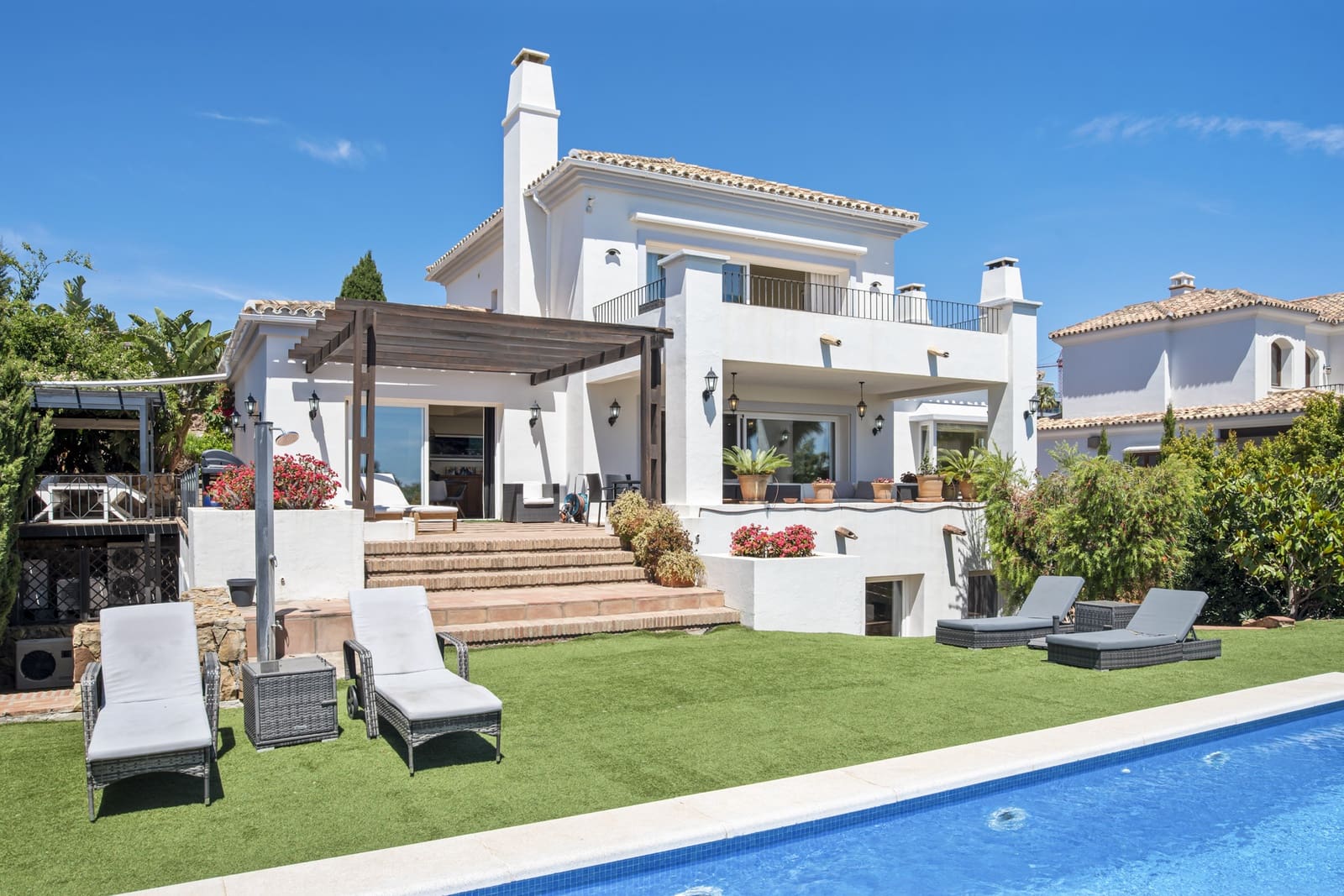 4 quarto Moradia para venda em Manilva com piscina garagem - 1 499 000 € (Ref: 9924342)