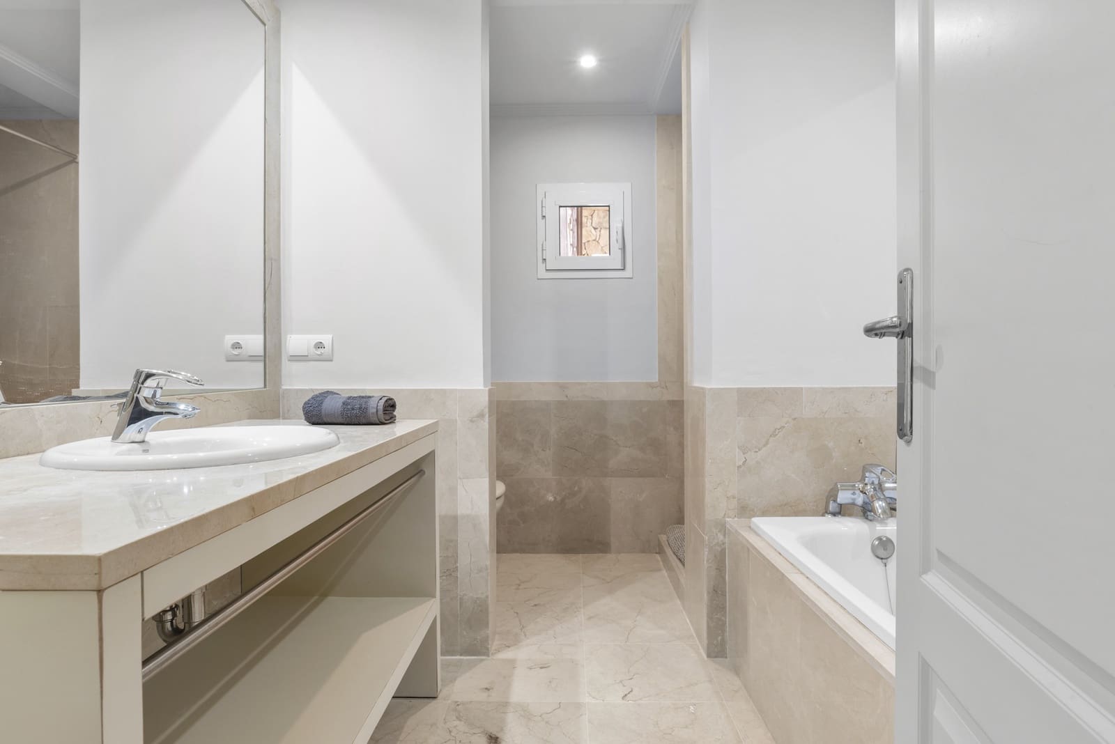 4 quarto Moradia para venda em Manilva com piscina garagem - 1 499 000 € (Ref: 9924342)