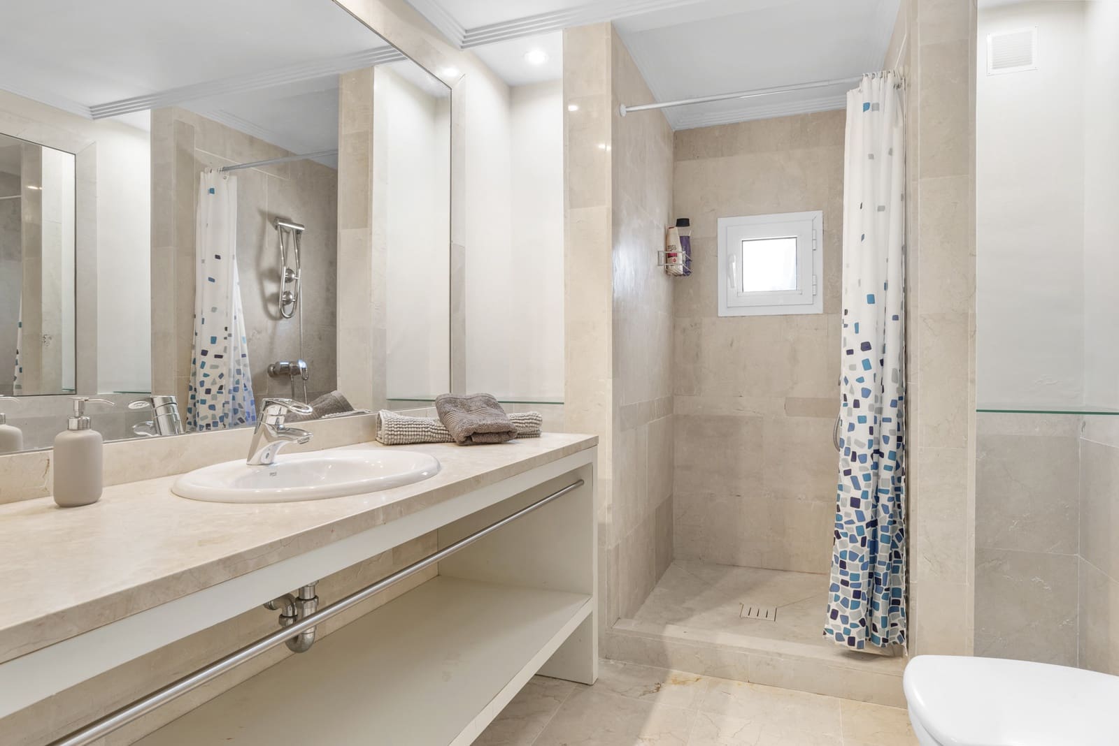 4 quarto Moradia para venda em Manilva com piscina garagem - 1 499 000 € (Ref: 9924342)