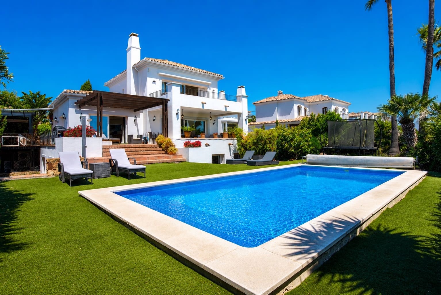 4 quarto Moradia para venda em Manilva com piscina garagem - 1 499 000 € (Ref: 9924342)