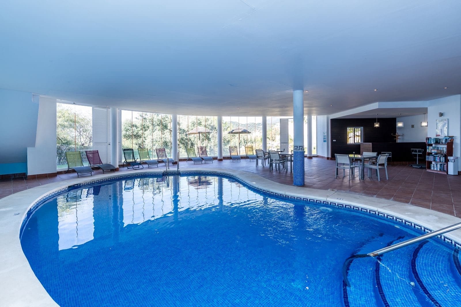 4 sovrum Lägenhet till salu i Benahavis med pool garage - 499 900 € (Ref: 9924343)