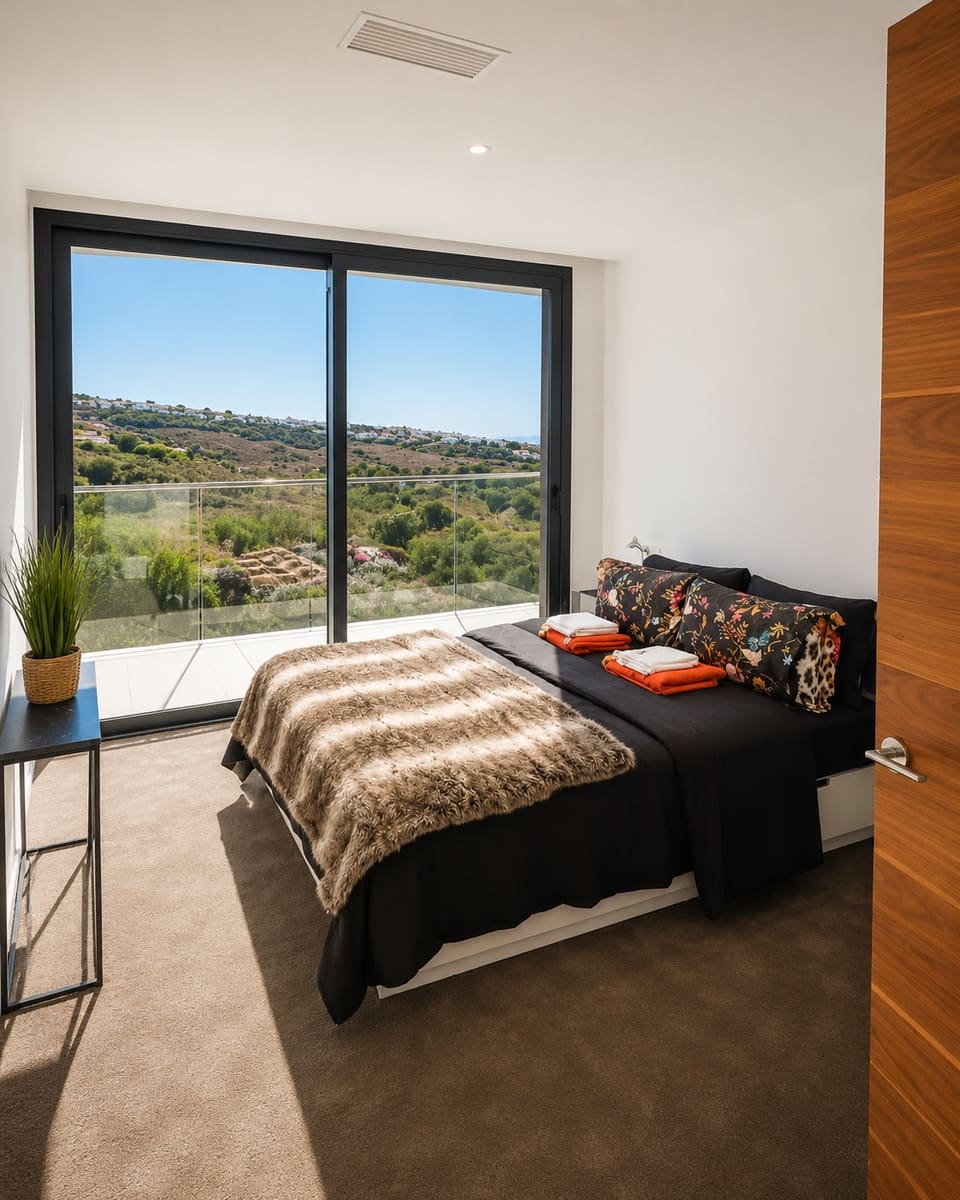 Chalet de 3 habitaciones en Estepona en venta con piscina garaje - 1.440.000 € (Ref: 9936128)