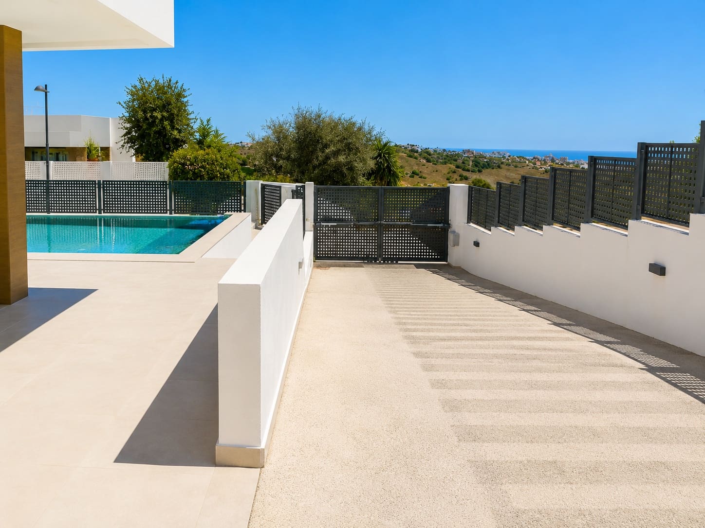 Chalet de 3 habitaciones en Estepona en venta con piscina garaje - 1.440.000 € (Ref: 9936128)