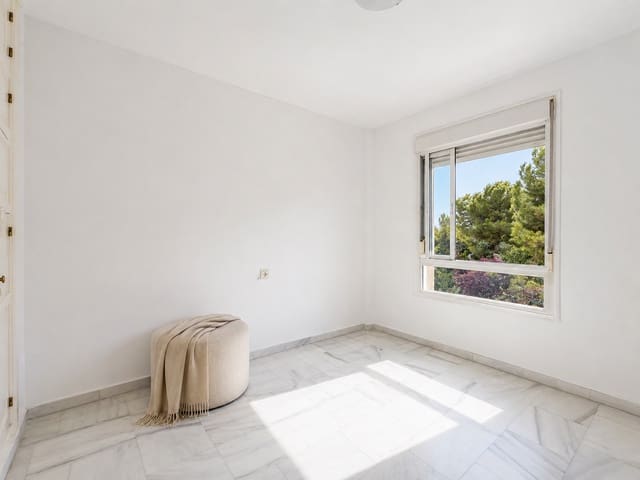 3 soveværelse Lejlighed til salg i Estepona med swimmingpool garage - € 499.000 (Ref: 9937898)