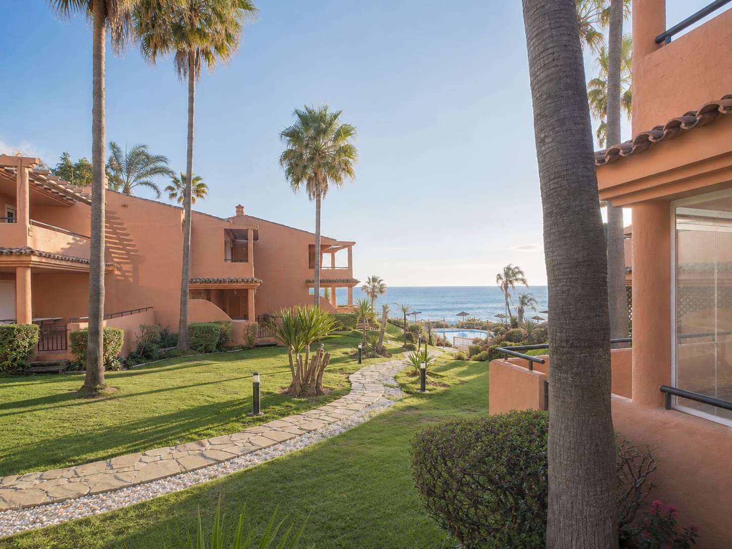 3 soveværelse Lejlighed til salg i Estepona med swimmingpool garage - € 499.000 (Ref: 9937898)