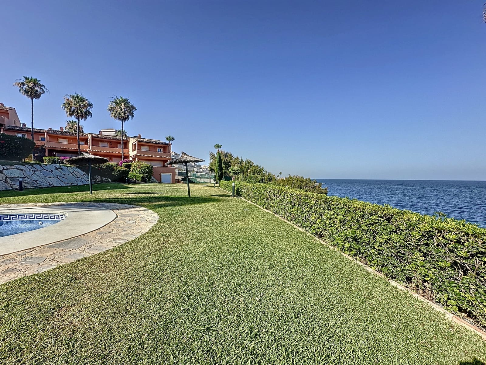 3 soveværelse Lejlighed til salg i Estepona med swimmingpool garage - € 499.000 (Ref: 9937898)