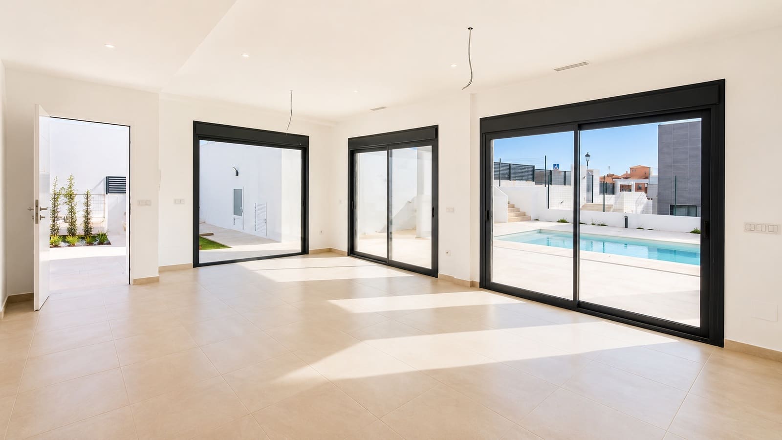 4 bedroom Villa for sale in Manilva with pool garage - € 730,000 (Ref: 9939689)