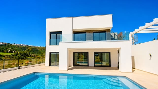 4 soverom Villa til salgs i Manilva med svømmebasseng garasje - € 730 000 (Ref: 9939689)