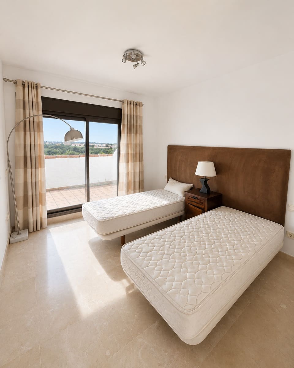 Ático de 2 habitaciones en Manilva en venta con piscina garaje - 359.000 € (Ref: 9962398)