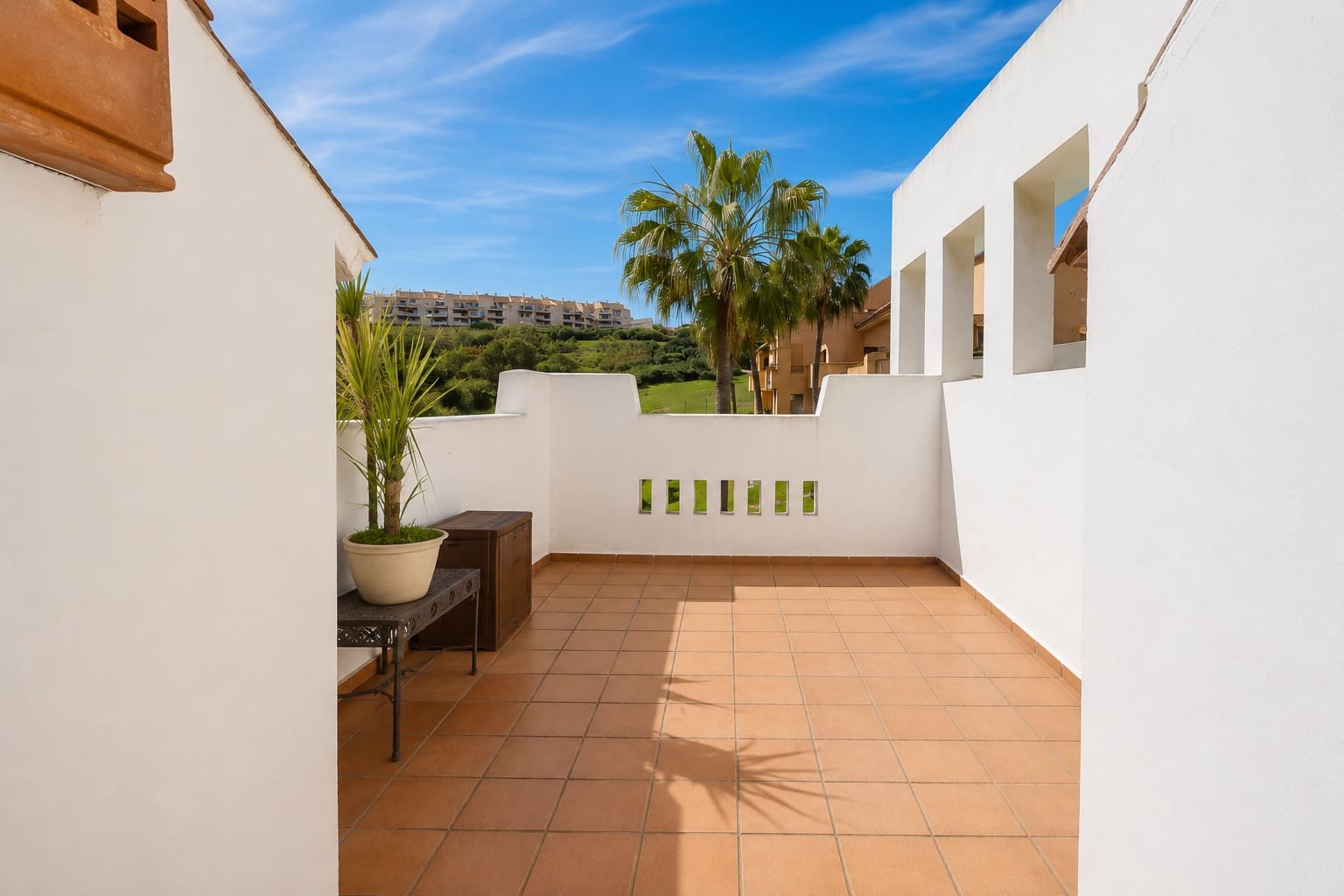 Ático de 2 habitaciones en Manilva en venta con piscina garaje - 359.000 € (Ref: 9962398)