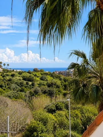 2 soverom Penthouse til salgs i Manilva med svømmebasseng garasje - € 359 000 (Ref: 9962398)