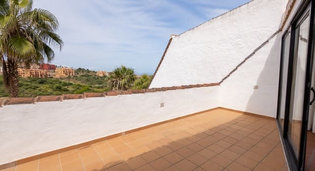 2 soverom Penthouse til salgs i Manilva med svømmebasseng garasje - € 359 000 (Ref: 9962398)