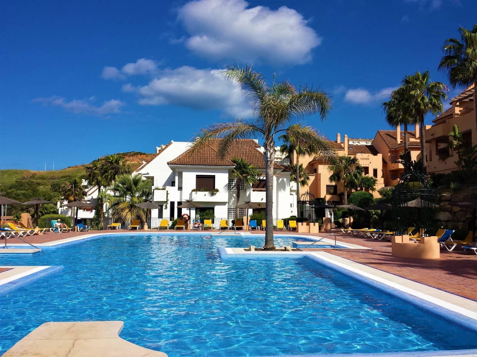 Ático de 2 habitaciones en Manilva en venta con piscina garaje - 359.000 € (Ref: 9962398)