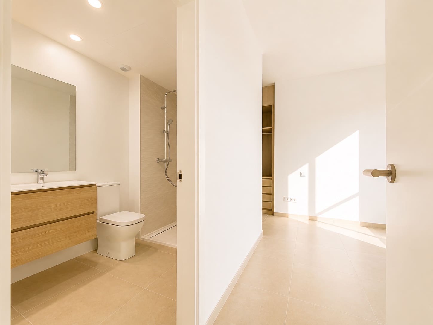 Ático de 3 habitaciones en Estepona en venta con piscina garaje - 849.000 € (Ref: 9975060)