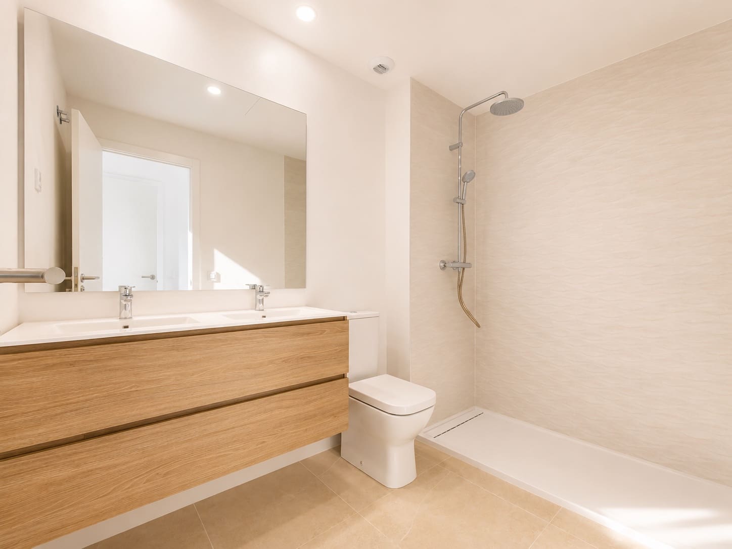 Ático de 3 habitaciones en Estepona en venta con piscina garaje - 849.000 € (Ref: 9975060)