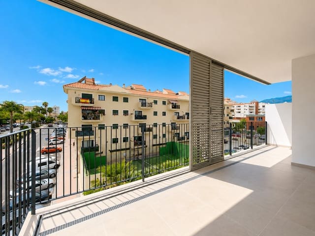 Ático de 3 habitaciones en Estepona en venta con piscina garaje - 849.000 € (Ref: 9975060)
