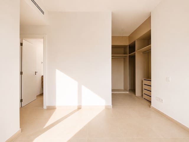 3 bedroom Penthouse for sale in Estepona with pool garage - € 849,000 (Ref: 9975060)