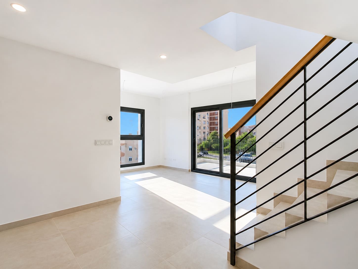 Ático de 3 habitaciones en Estepona en venta con piscina garaje - 849.000 € (Ref: 9975060)