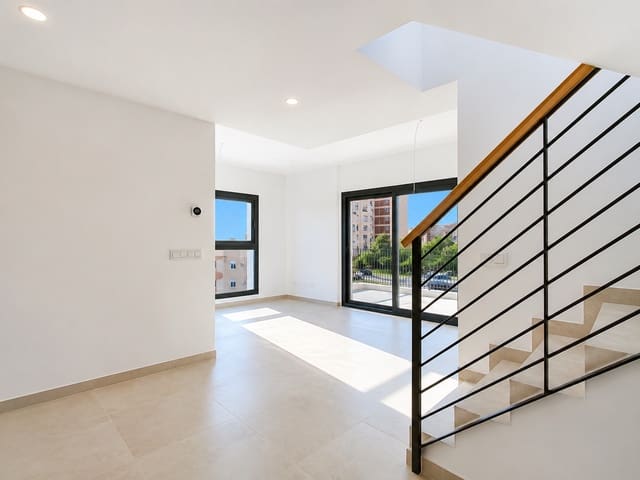 Ático de 3 habitaciones en Estepona en venta con piscina garaje - 849.000 € (Ref: 9975060)