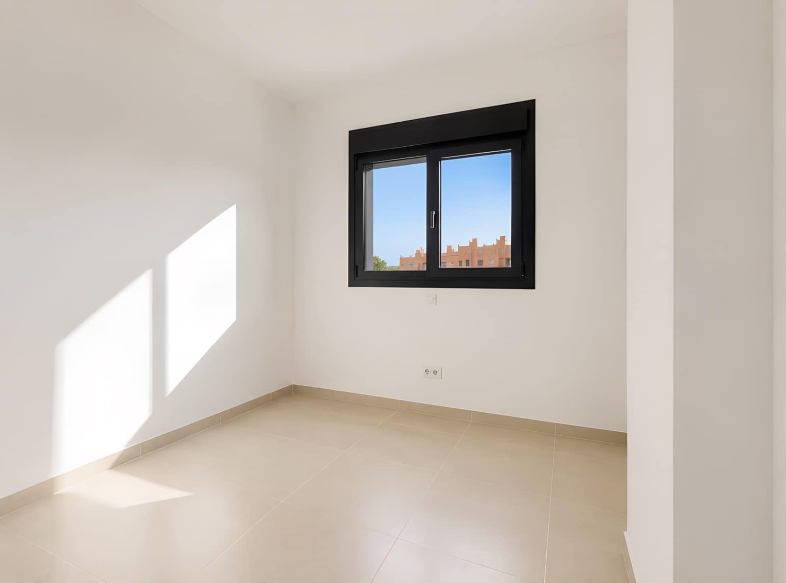Ático de 3 habitaciones en Estepona en venta con piscina garaje - 849.000 € (Ref: 9975060)