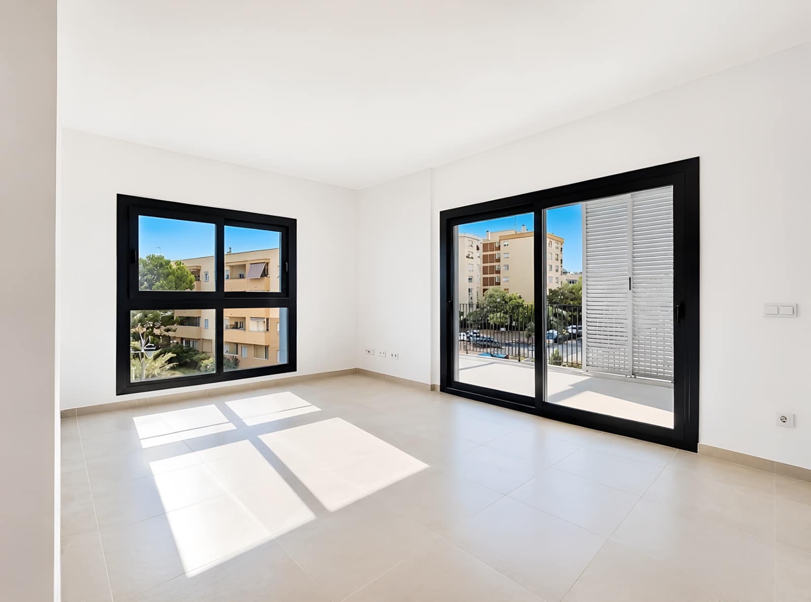 Ático de 3 habitaciones en Estepona en venta con piscina garaje - 849.000 € (Ref: 9975060)