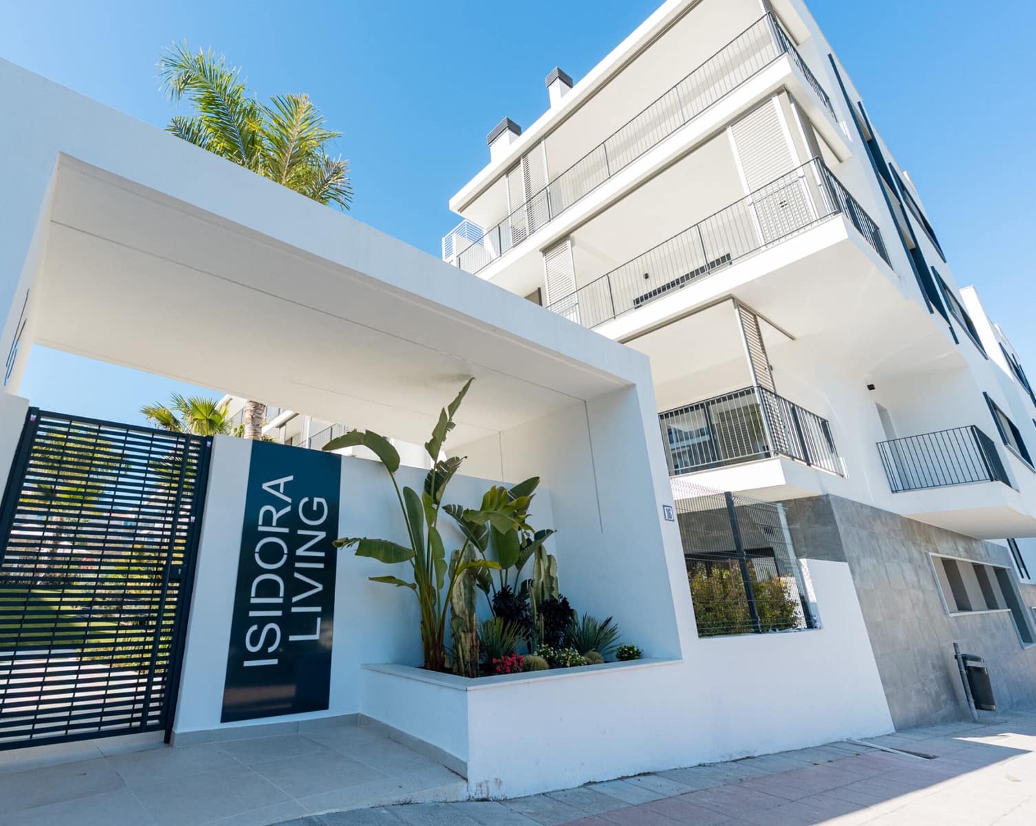 Ático de 3 habitaciones en Estepona en venta con piscina garaje - 849.000 € (Ref: 9975060)