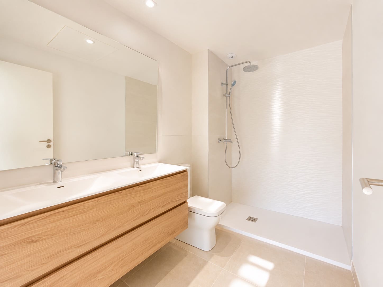 2 bedroom Penthouse for sale in Estepona with pool garage - € 699,000 (Ref: 9975061)