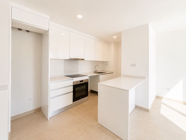 2 bedroom Penthouse for sale in Estepona with pool garage - € 699,000 (Ref: 9975061)