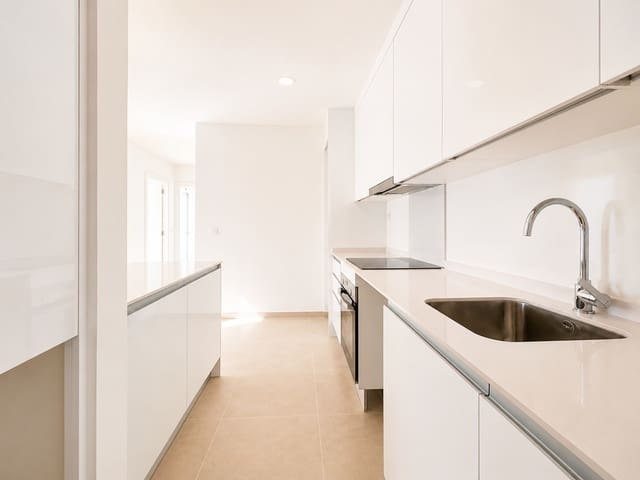 2 bedroom Penthouse for sale in Estepona with pool garage - € 699,000 (Ref: 9975061)
