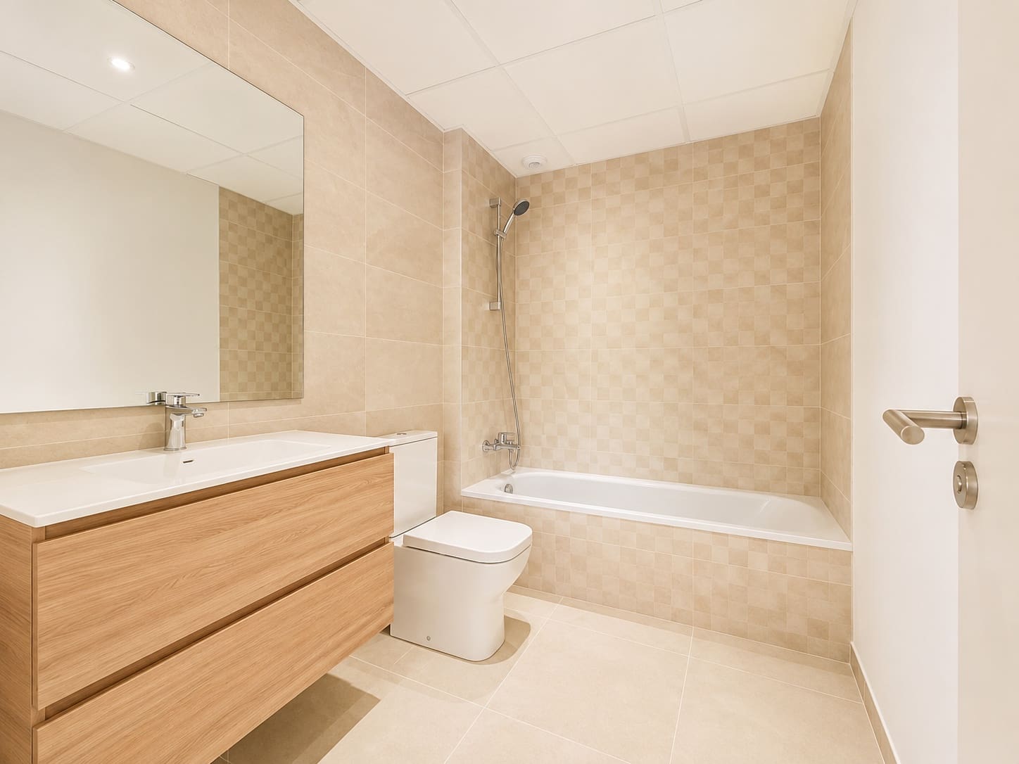 2 bedroom Penthouse for sale in Estepona with pool garage - € 699,000 (Ref: 9975061)