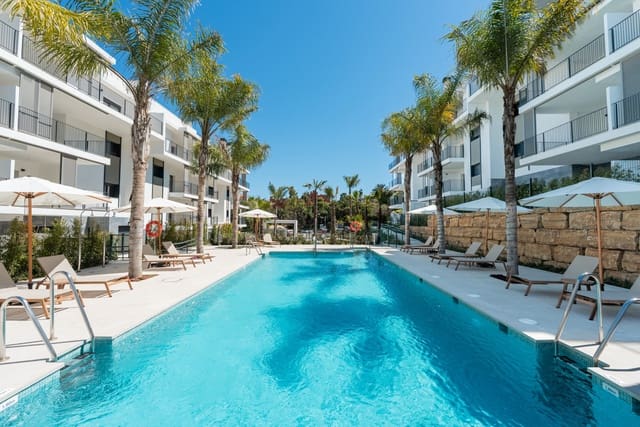 2 bedroom Penthouse for sale in Estepona with pool garage - € 699,000 (Ref: 9975061)