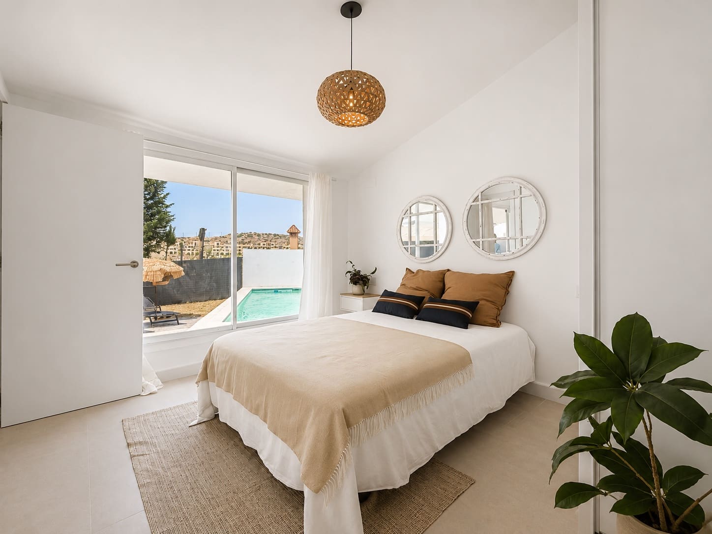 3 quarto Moradia para venda em Estepona com piscina garagem - 849 000 € (Ref: 9993971)