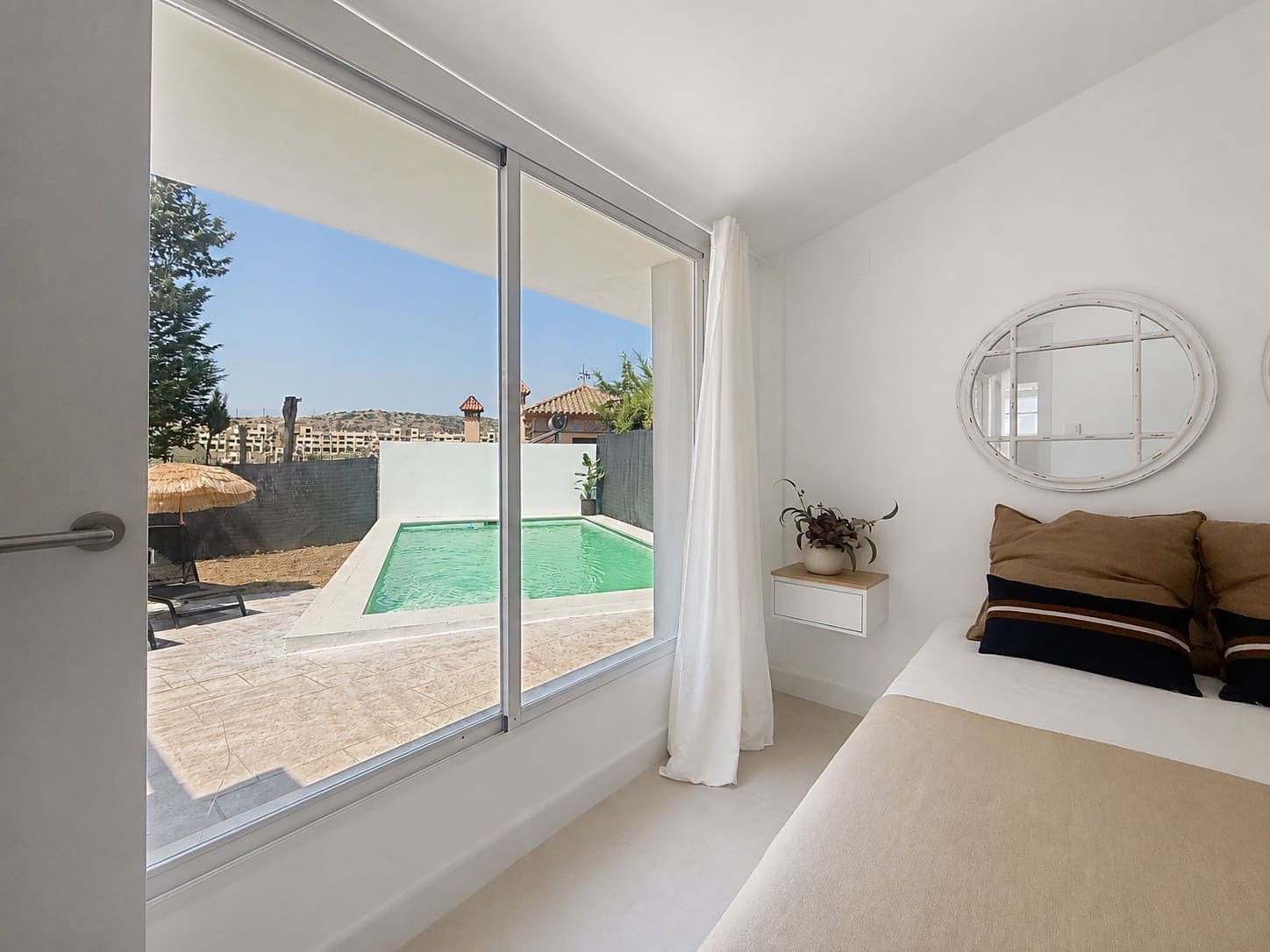 3 quarto Moradia para venda em Estepona com piscina garagem - 849 000 € (Ref: 9993971)