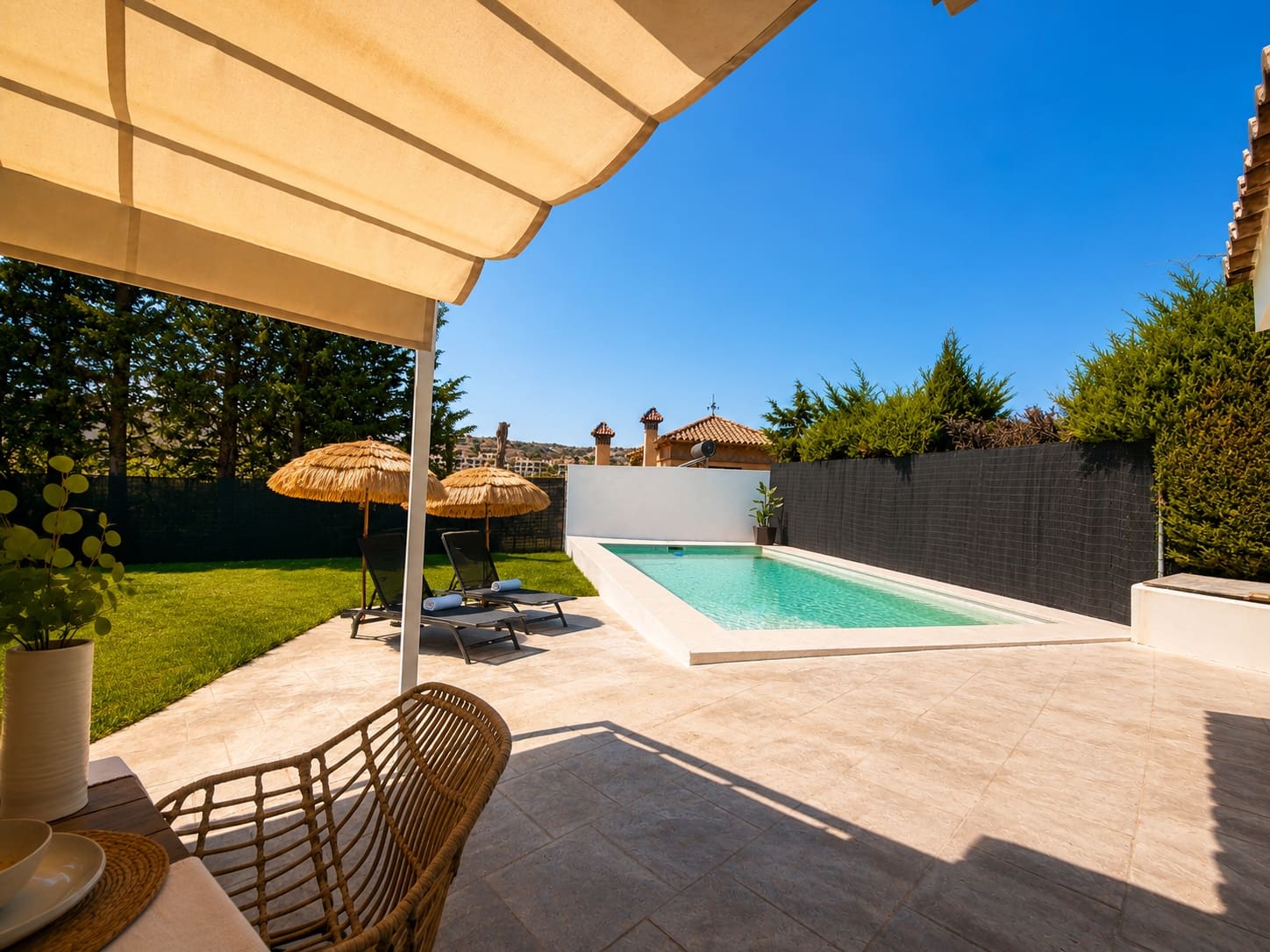 3 quarto Moradia para venda em Estepona com piscina garagem - 849 000 € (Ref: 9993971)