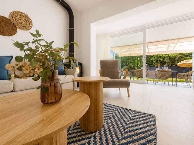 3 slaapkamer Villa te koop in Estepona met zwembad garage - € 849.000 (Ref: 9993971)