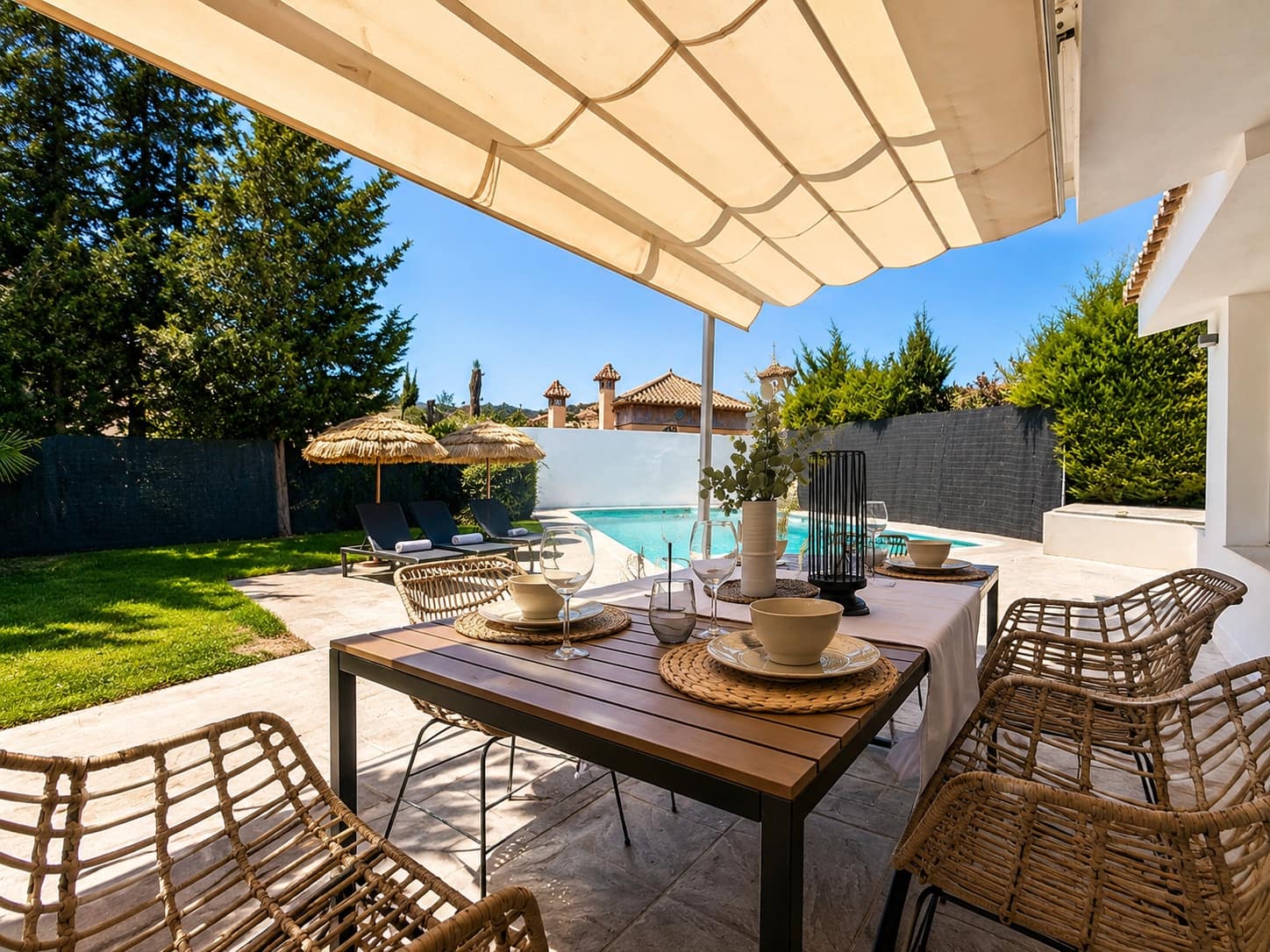3 quarto Moradia para venda em Estepona com piscina garagem - 849 000 € (Ref: 9993971)