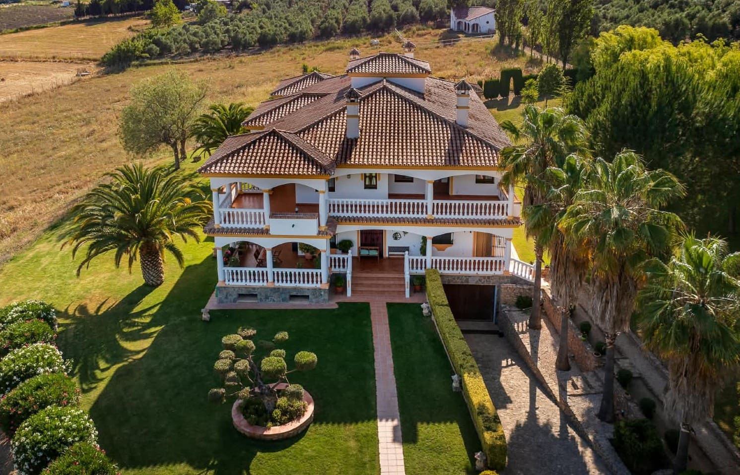 6 sypialnia Finka/Dom wiejski na sprzedaż w Ronda z basenem garażem - 1 600 000 € (Ref: 10060903)