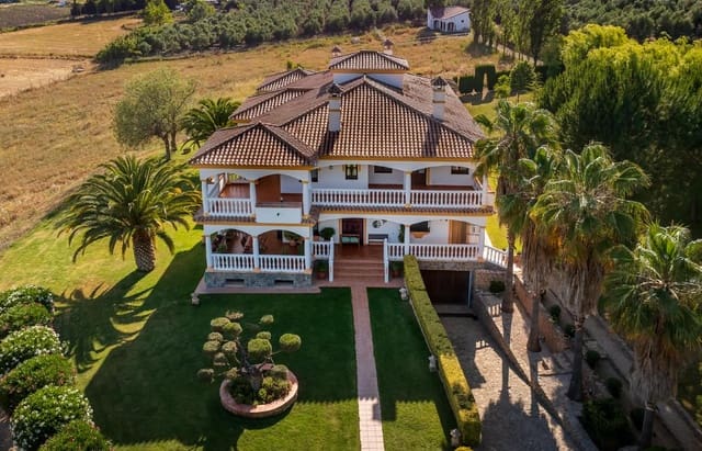 6 sypialnia Finka/Dom wiejski na sprzedaż w Ronda z basenem garażem - 1 600 000 € (Ref: 10060903)