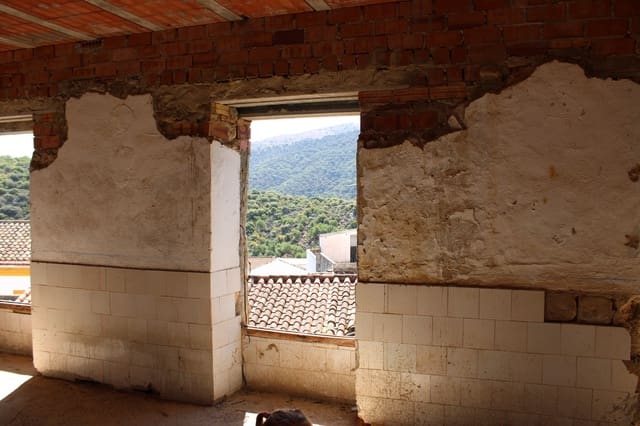 4 soveværelse Byhus til salg i Benaoján - € 79.000 (Ref: 7563581)