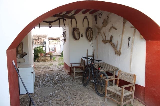 10 soveværelse Finca/Landehus til salg i Olvera - € 3.000.000 (Ref: 8866305)