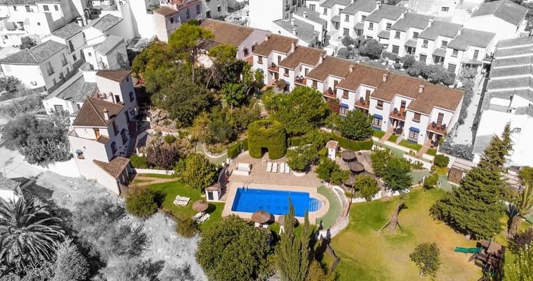 17 bedroom Hotel for sale in Montejaque with pool - € 1,200,000 (Ref: 8882004)